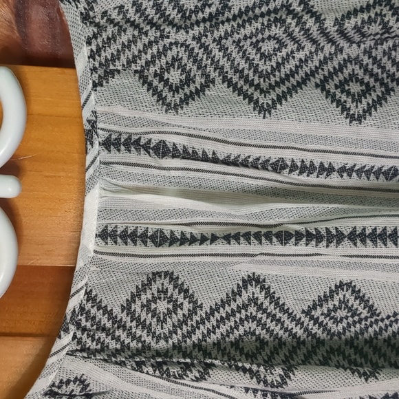 DEX* plus size 1x jacquard v neck top 3/4 sleeve slit sides - Picture 7 of 15